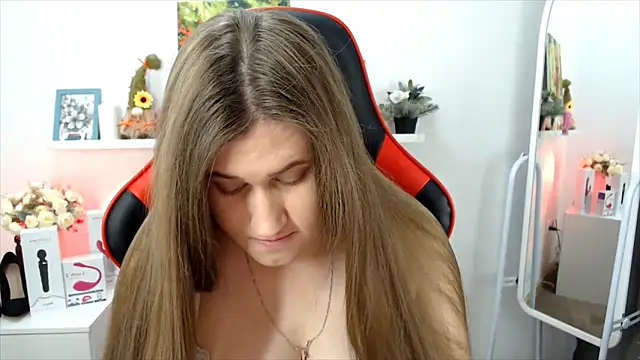 Lucky Lana online show from 10-13-25, 02:33