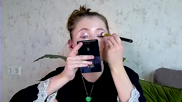 AshleyD  online show from 09-30-25, 03:11