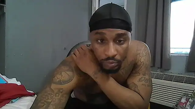 Snapshot of Stressreliev3r chatting on 03-22-25, 12:49 Stressreliev3r online show from 03-22-25, 12:49