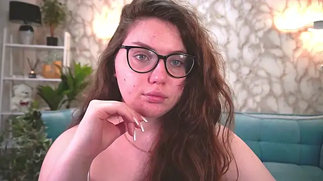 LuxSopphia online show from 11-25-25, 08:09