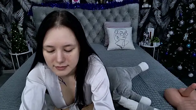 Snapshot of CarolineTenders chatting on 12-23-25, 01:14 CarolineTenders online show from 12-23-25, 01:14