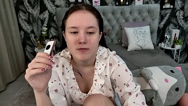 Snapshot of CarolineTenders chatting on 01-18-26, 01:09 CarolineTenders online show from 01-18-26, 01:09