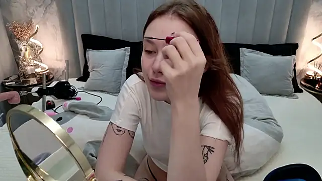 Snapshot of CarolineTenders chatting on 02-12-26, 01:22 CarolineTenders online show from 02-12-26, 01:22