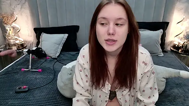 Snapshot of CarolineTenders chatting on 02-16-26, 01:35 CarolineTenders online show from 02-16-26, 01:35