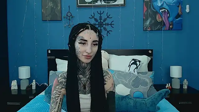 Velvetbat online show from 04-12-26, 07:02