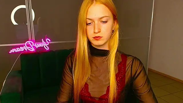 Snapshot of MirandaMayers chatting on 09-14-25, 08:08 MirandaMayers online show from 09-14-25, 08:08