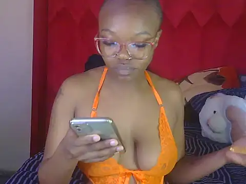 Snapshot of YummyMelanin117 chatting on 10-27-25, 07:45 YummyMelanin117 online show from 10-27-25, 07:45