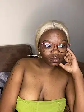 Snapshot of YummyMelanin117 chatting on 02-27-26, 04:01 YummyMelanin117 online show from 02-27-26, 04:01