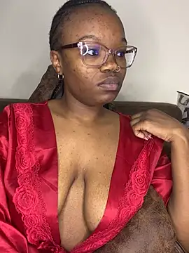 YummyMelanin117 online show from 06-19-26, 12:04