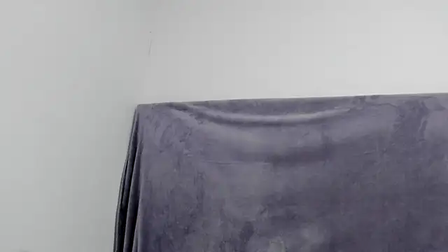 Snapshot of braces_kourtney chatting on 05-20-26, 02:01 braces kourtney online show from 05-20-26, 02:01
