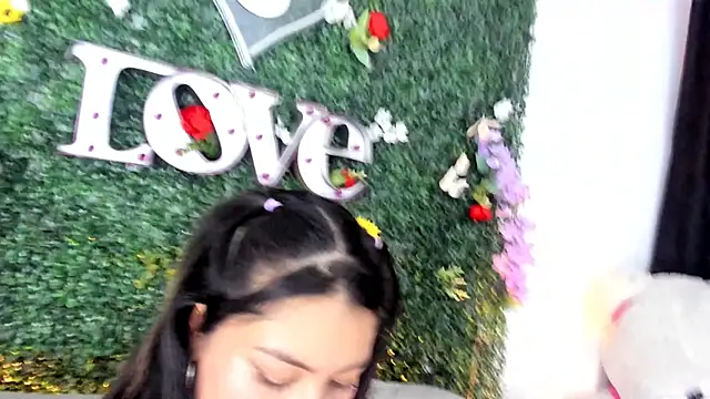 Snapshot of Ayshel_01 chatting on 03-20-25, 05:47 Ayshel 01 online show from 03-20-25, 05:47