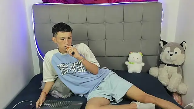 jeims hotboy online show from 07-10-26, 01:25