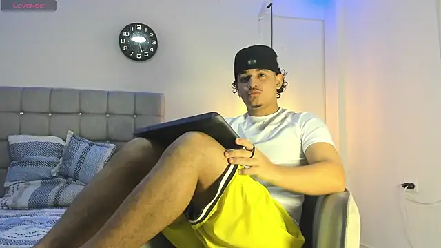 samxx muscle online show from 10-03-25, 01:41