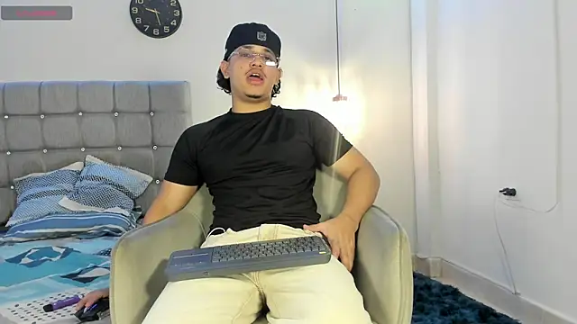 samxx muscle online show from 11-15-25, 01:40