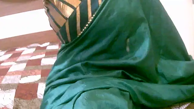 Snapshot of ragini_m_m_s chatting on 09-15-25, 04:56 ragini m m s online show from 09-15-25, 04:56