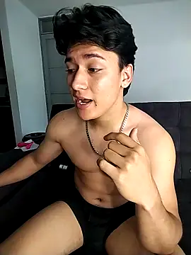 Snapshot of THE_LITTLE_LIAM chatting on 10-30-25, 01:12 THE LITTLE LIAM online show from 10-30-25, 01:12