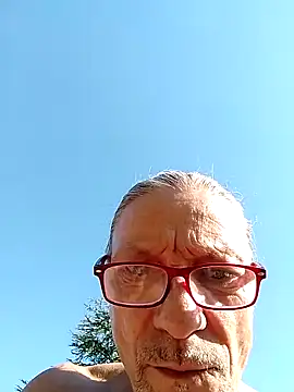 Snapshot of Deddyitalia3p chatting on 09-19-25, 01:23 Deddyitalia3p online show from 09-19-25, 01:23