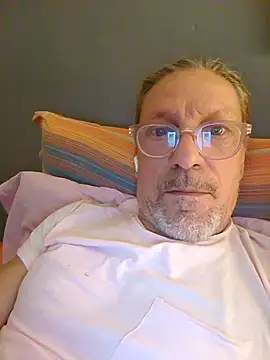 Snapshot of Deddyitalia3p chatting on 10-09-25, 09:57 Deddyitalia3p online show from 10-09-25, 09:57