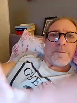 Snapshot of Deddyitalia3p chatting on 11-29-25, 08:34 Deddyitalia3p online show from 11-29-25, 08:34