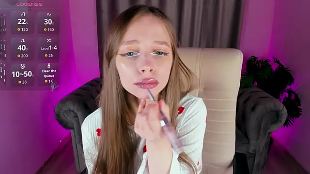 Amy Waynee online show from 11-18-25, 06:01