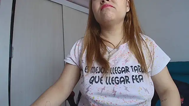 Snapshot of lovehotpink chatting on 12-01-25, 05:18 lovehotpink online show from 12-01-25, 05:18