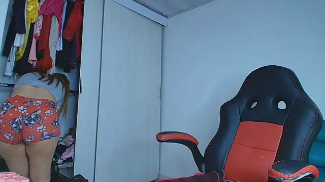 Snapshot of lovehotpink chatting on 12-02-25, 08:48 lovehotpink online show from 12-02-25, 08:48