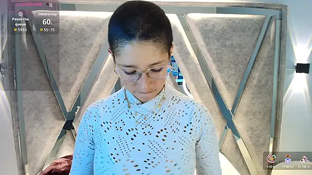 Snapshot of Elaine87_ chatting on 09-24-25, 08:45 Elaine87 online show from 09-24-25, 08:45