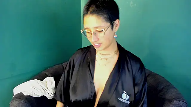 Snapshot of Elaine87_ chatting on 10-14-25, 08:15 Elaine87 online show from 10-14-25, 08:15