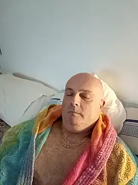 Snapshot of Alexis_Bull chatting on 01-12-26, 12:27 Alexis Bull online show from 01-12-26, 12:27