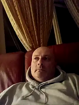 Snapshot of Alexis_Bull chatting on 01-14-26, 11:42 Alexis Bull online show from 01-14-26, 11:42