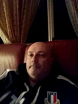 Snapshot of Alexis_Bull chatting on 02-18-26, 11:33 Alexis Bull online show from 02-18-26, 11:33