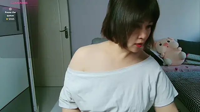 Snapshot of awamei chatting on 10-13-25, 11:16 awamei online show from 10-13-25, 11:16