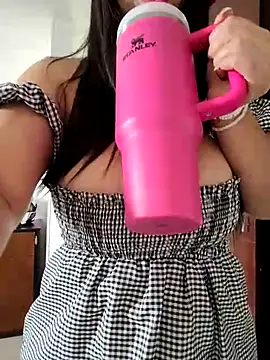 Snapshot of Yuli_Mars chatting on 06-25-26, 03:49 Yuli Mars online show from 06-25-26, 03:49