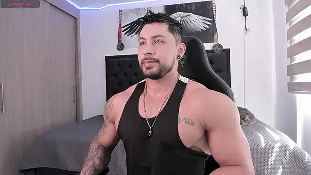 santi aesthetic online show from 11-19-25, 03:45