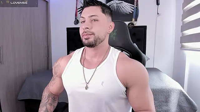 Snapshot of santi_aesthetic chatting on 01-16-26, 04:55 santi aesthetic online show from 01-16-26, 04:55