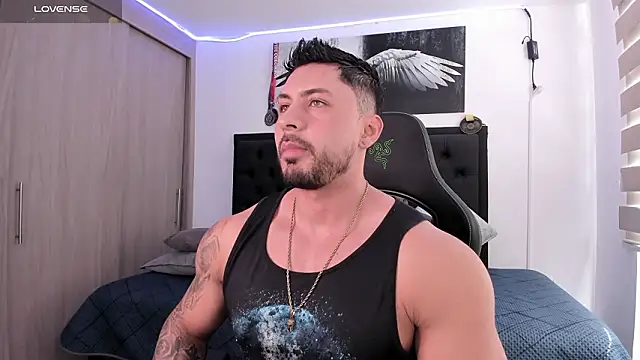 Snapshot of santi_aesthetic chatting on 02-03-26, 02:44 santi aesthetic online show from 02-03-26, 02:44