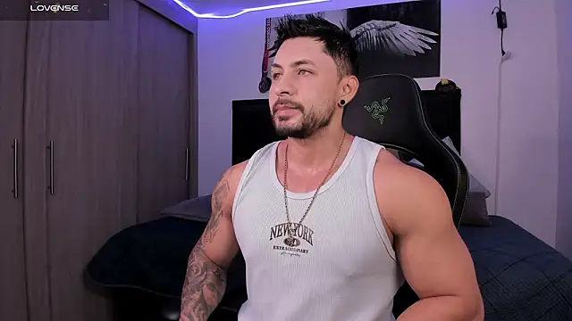 Snapshot of santi_aesthetic chatting on 02-10-26, 01:53 santi aesthetic online show from 02-10-26, 01:53