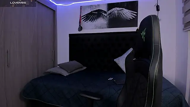 Snapshot of santi_aesthetic chatting on 02-14-26, 12:51 santi aesthetic online show from 02-14-26, 12:51