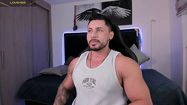 Snapshot of santi_aesthetic chatting on 02-23-26, 11:13 santi aesthetic online show from 02-23-26, 11:13