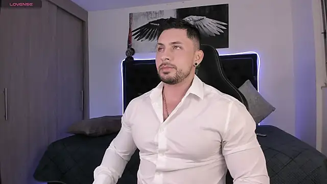 Snapshot of santi_aesthetic chatting on 05-09-26, 03:45 santi aesthetic online show from 05-09-26, 03:45