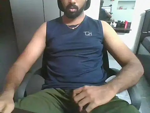 lovelyakash69 online show from 04-10-26, 08:19