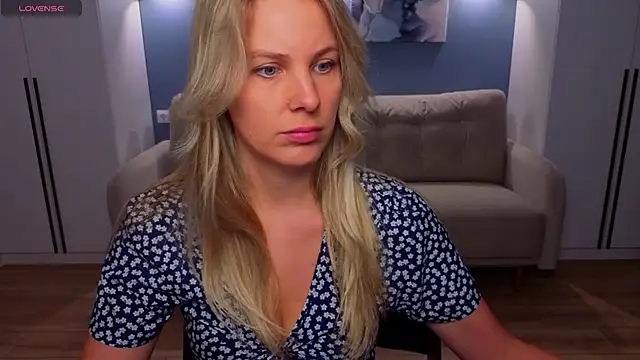 Snapshot of MelanieBennett chatting on 06-18-26, 06:46 MelanieBennett online show from 06-18-26, 06:46