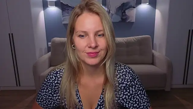 Snapshot of MelanieBennett chatting on 07-19-26, 08:51 MelanieBennett online show from 07-19-26, 08:51