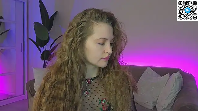 TesssaHart online show from 10-14-25, 01:45