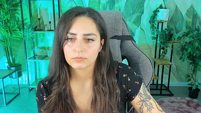 ValeriiMills online show from 11-27-25, 03:03