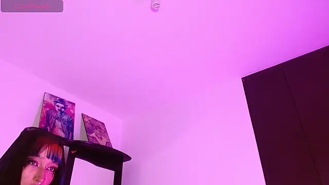 Snapshot of SharaRoss1 chatting on 01-15-26, 05:12 SharaRoss1 online show from 01-15-26, 05:12