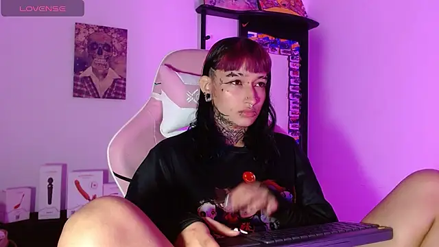 SharaRoss1 online show from 04-18-26, 08:09