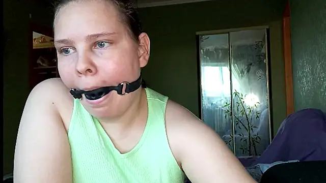 Snapshot of SweetPiggyx chatting on 05-11-26, 02:45 SweetPiggyx online show from 05-11-26, 02:45