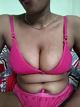 Snapshot of Desi_Bhabi_01 chatting on 10-15-25, 10:37 Desi Bhabi 01 online show from 10-15-25, 10:37