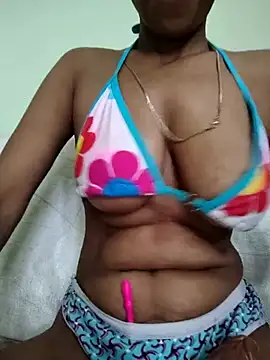 Snapshot of Desi_Bhabi_01 chatting on 10-17-25, 10:51 Desi Bhabi 01 online show from 10-17-25, 10:51